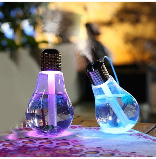 Umidificador Aromatizador de Ambiente com Formato de Lâmpada Topo Prateado com Luz LED e Cabo USB