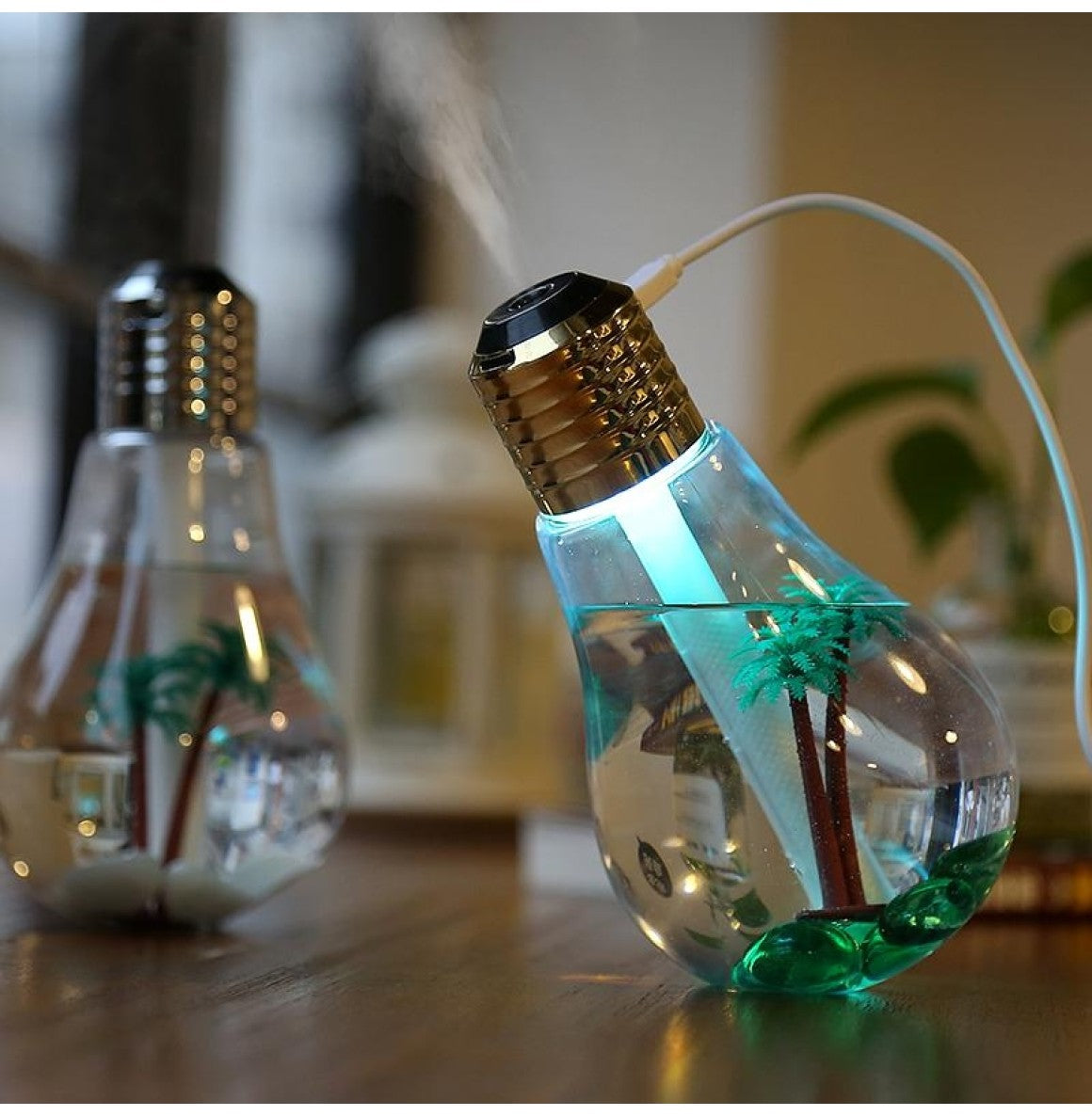Umidificador Aromatizador de Ambiente com Formato de Lâmpada Topo Prateado com Luz LED e Cabo USB